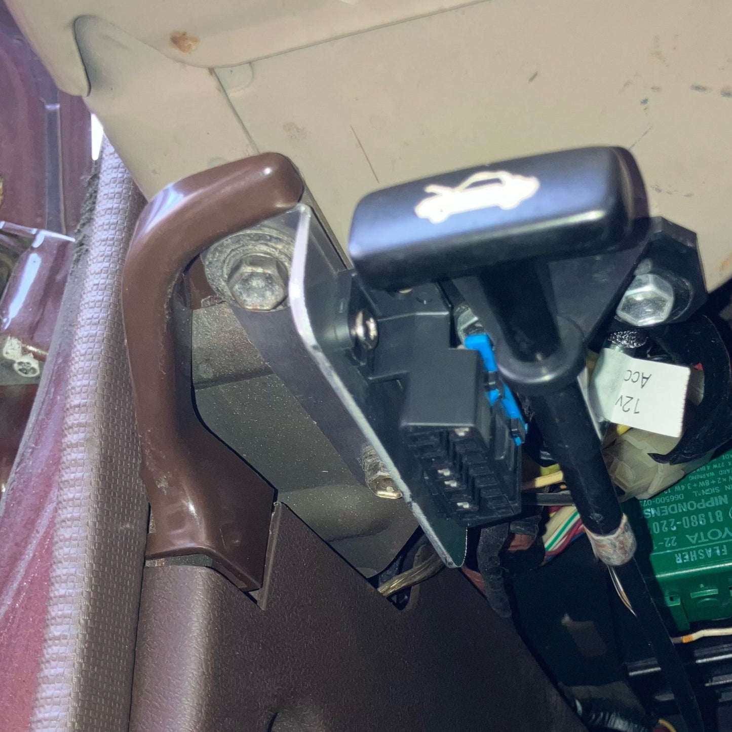 60 Series OBD2 Port Mounting Bracket