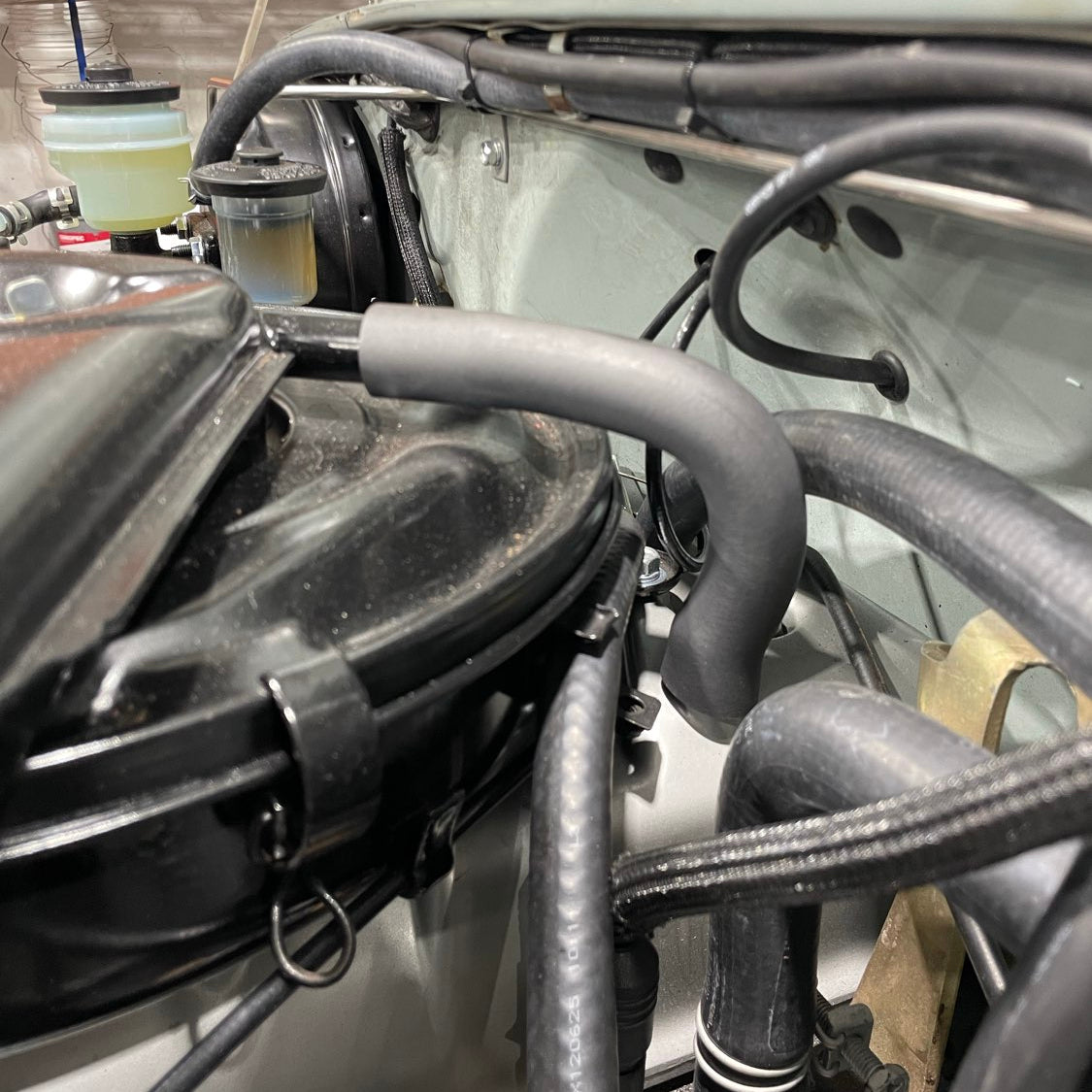 2F Valve Cover Breather Hose 75-87